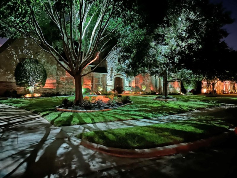 Curbside  landscape lighting Preston Hollow